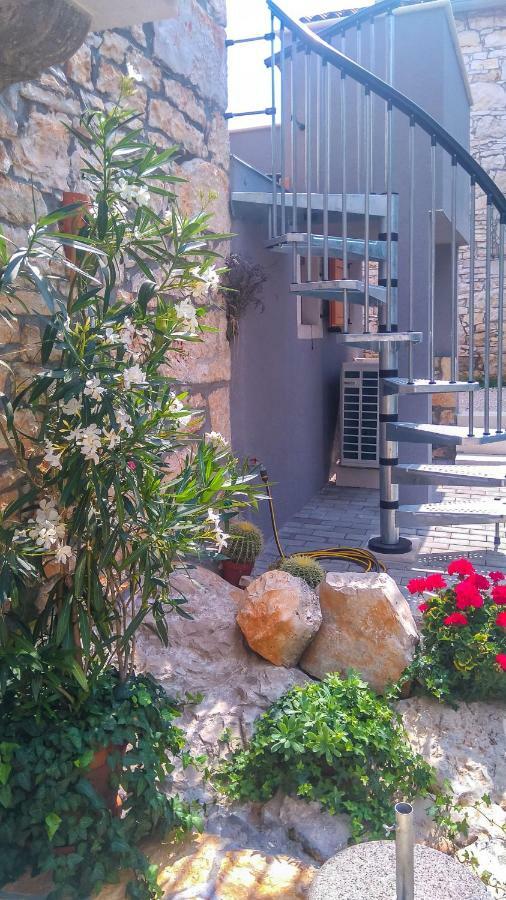 Apartment Li Tar-Vabriga Εξωτερικό φωτογραφία