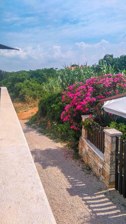 Apartment Li Tar-Vabriga Εξωτερικό φωτογραφία